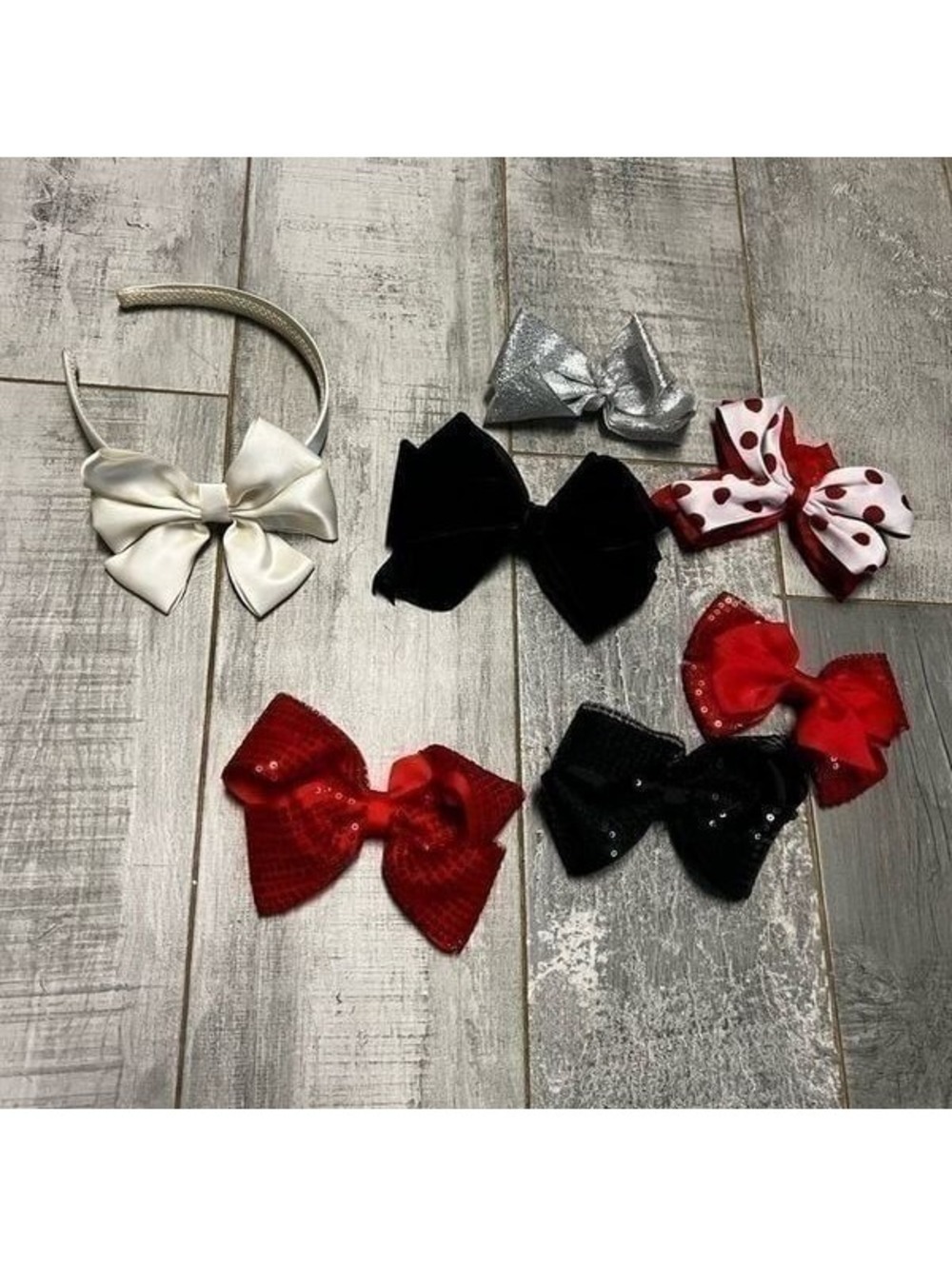 Bows Holiday Valentine’s Large Multicolor Red Black Silver Satin Sequin Ivory
